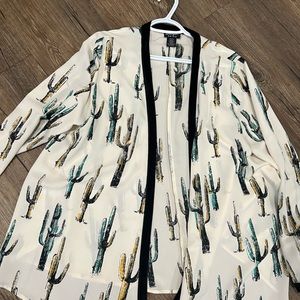 EUC Womens short style kimono/blazer size L Wrangler